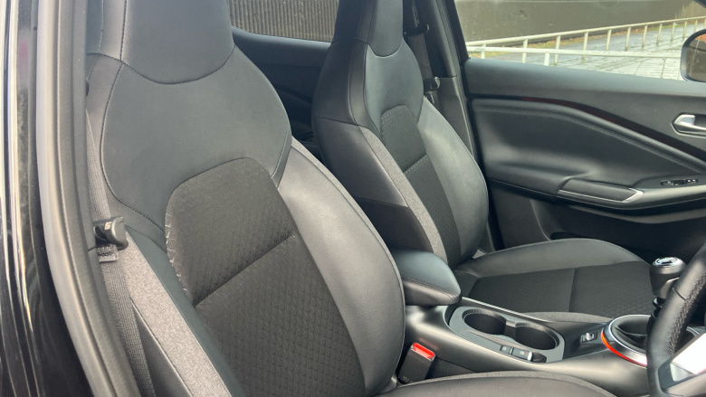 Nissan Juke 1.0 DiG-T N-Connecta 5dr Petrol Hatchback